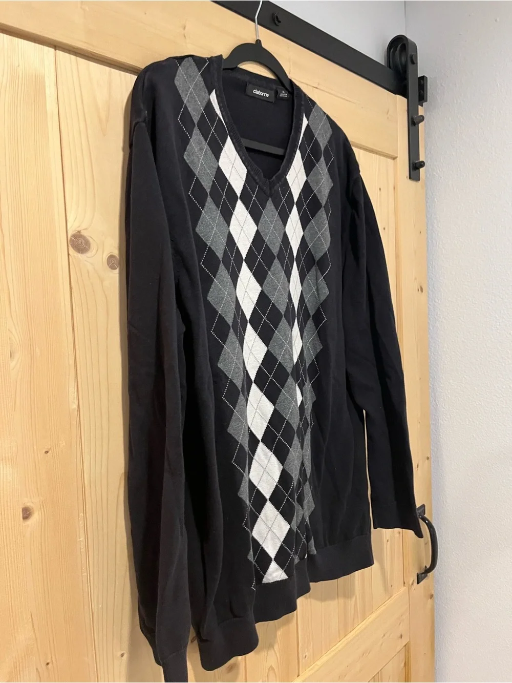 Claiborne Men's Black Argyle V-Neck Sweater with Gray and White Diamonds XL